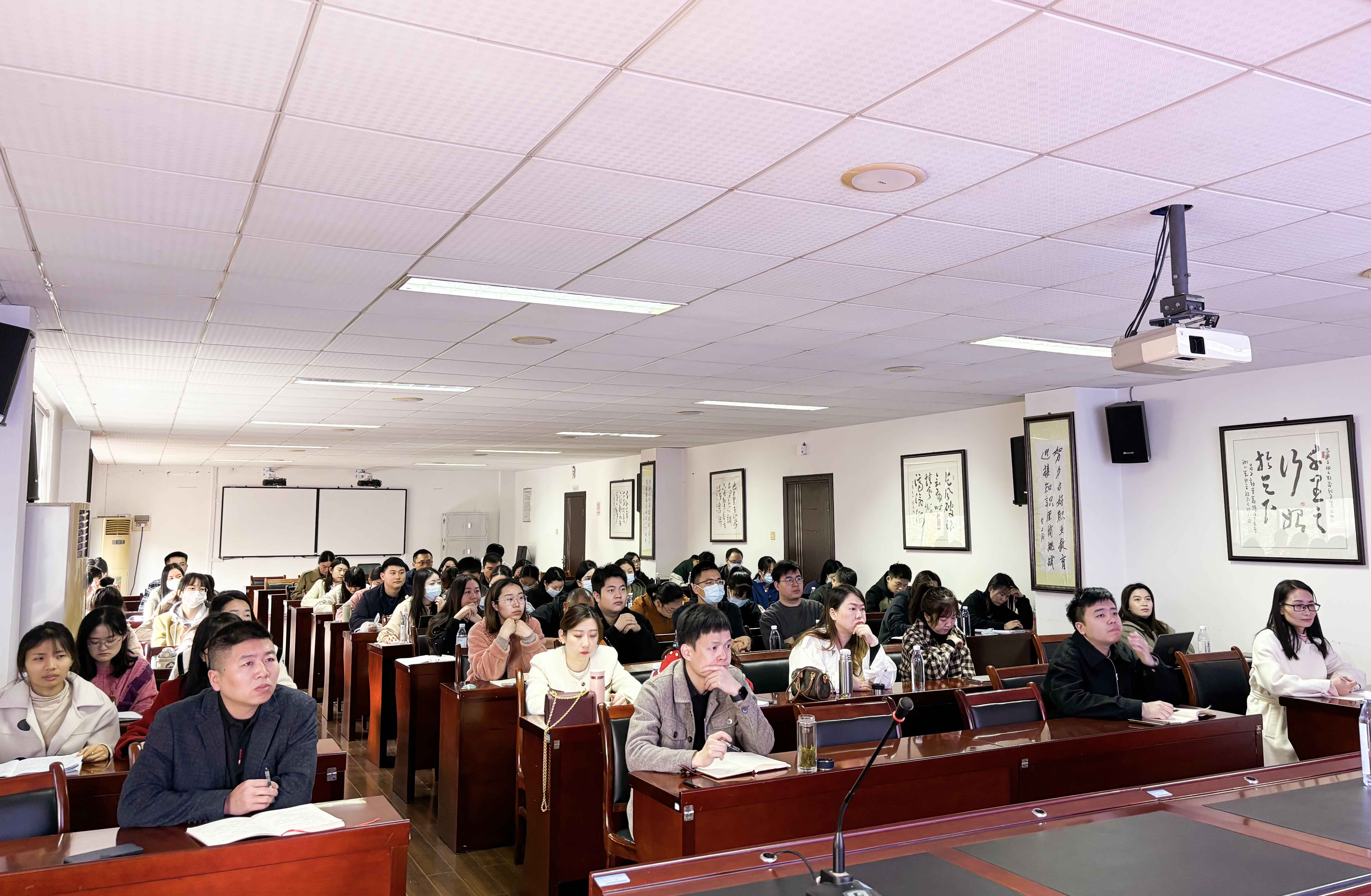 澳门十大正规信誉网赌平台举办辅导员素质能力大赛分享会1.JPG
