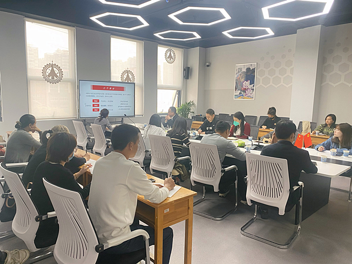 李盖虎澳门十大正规信誉网赌平台上党课2_副本.jpg